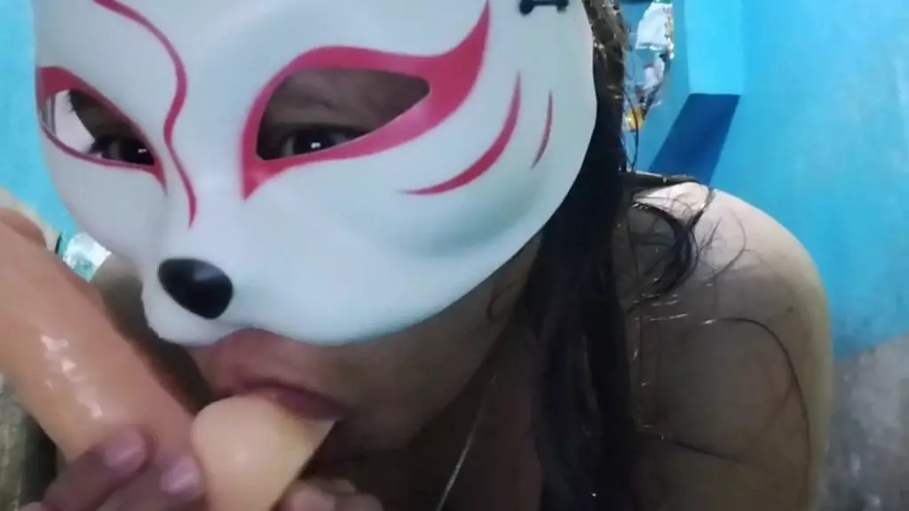 сосание груди и дилдо