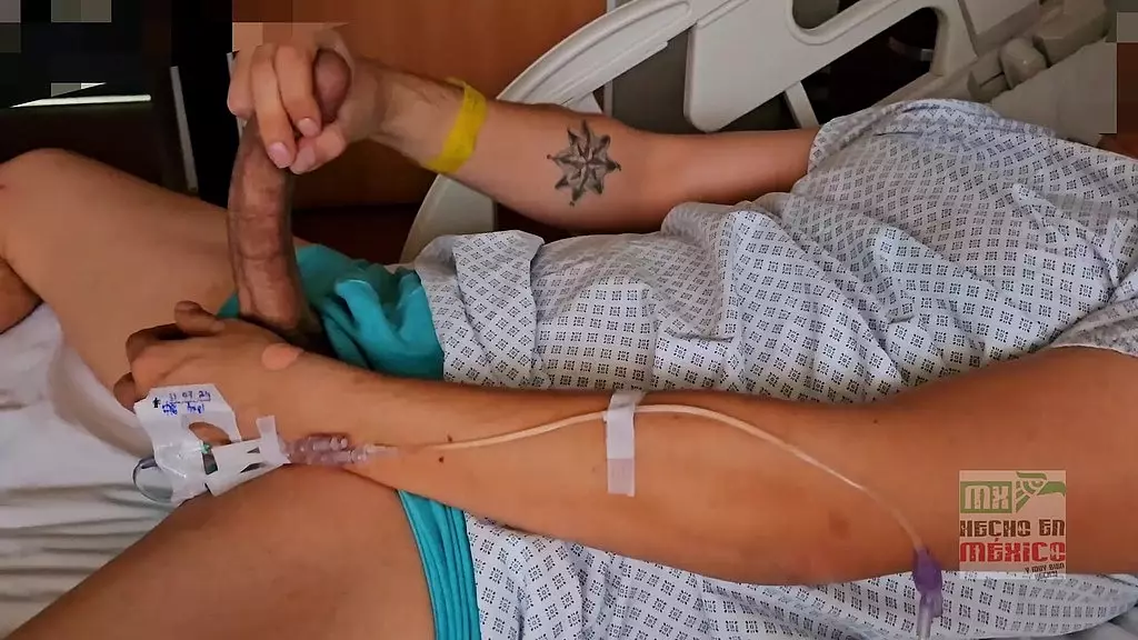 мастурбирую в больнице в ожидании доктора медсестры