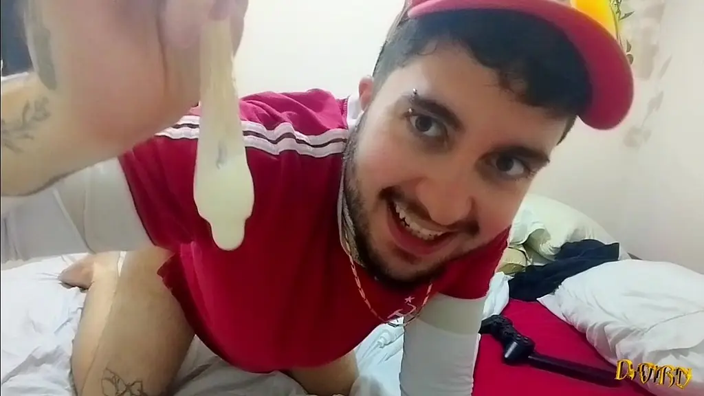 perdi de proposito no videogame pro meu amigo comer meu cuzinho