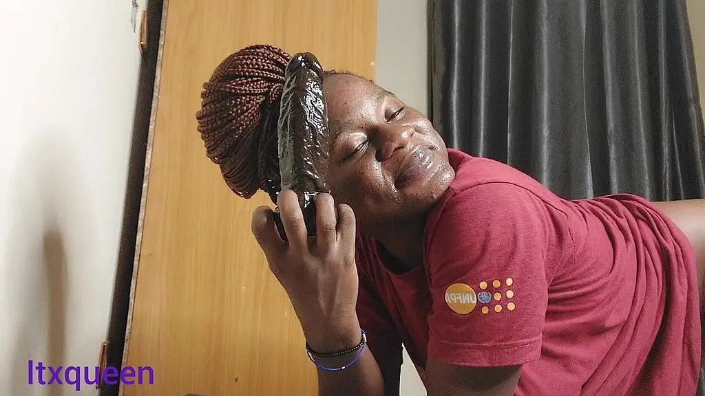 пробую своего большого нового папочку (соло)