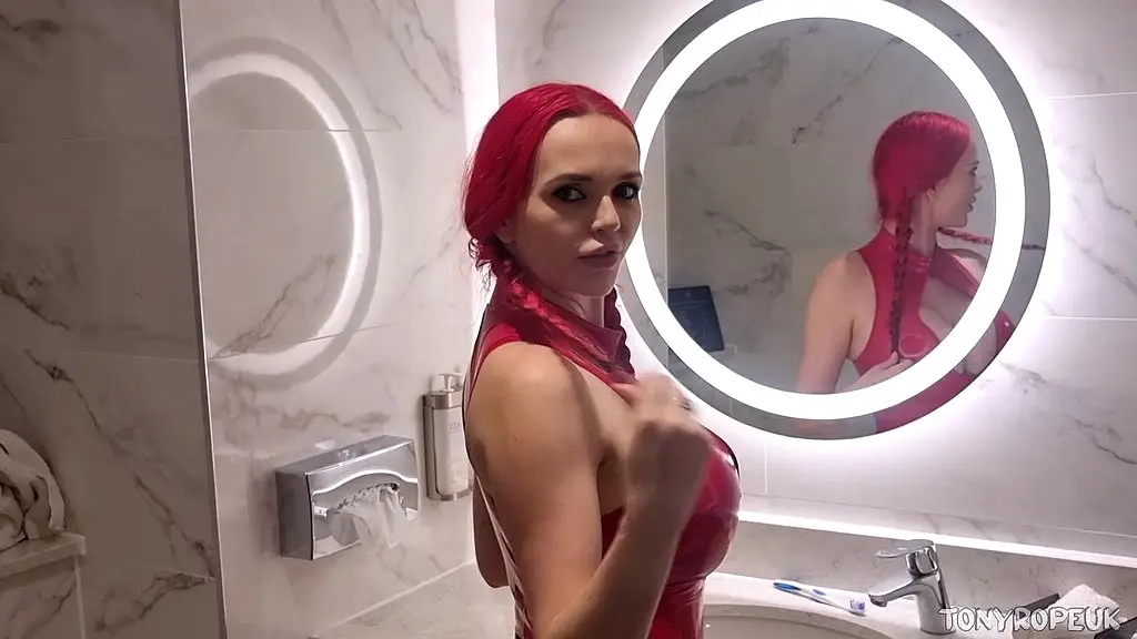 cucked Жасмин Джеймс