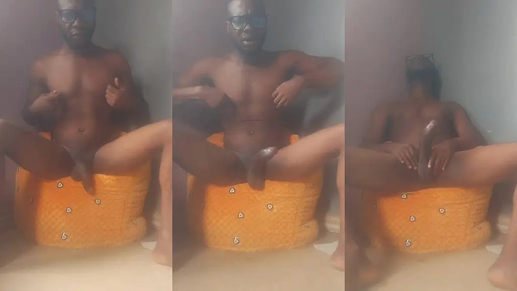 веселая соло-мастурбация