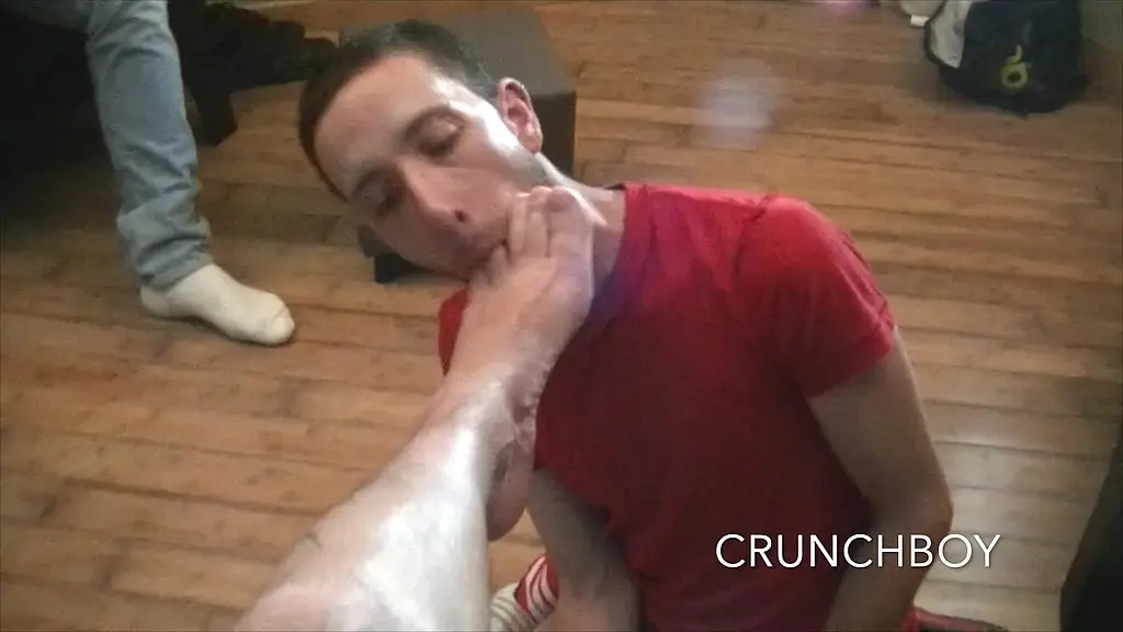 2259 slut creampied in cjosktrap nby his 2 friends