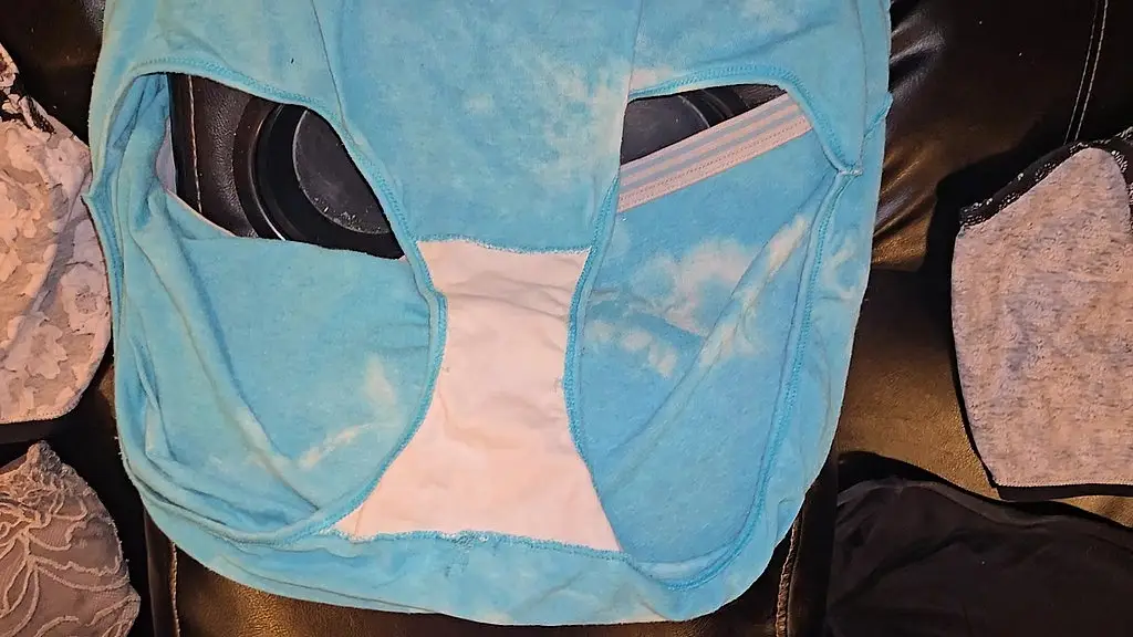 большие мамочкины трусики и бюстгальтеры