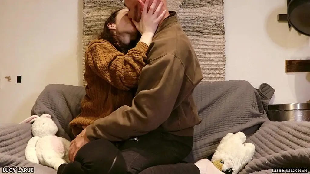 поцелуи, чтобы согреться