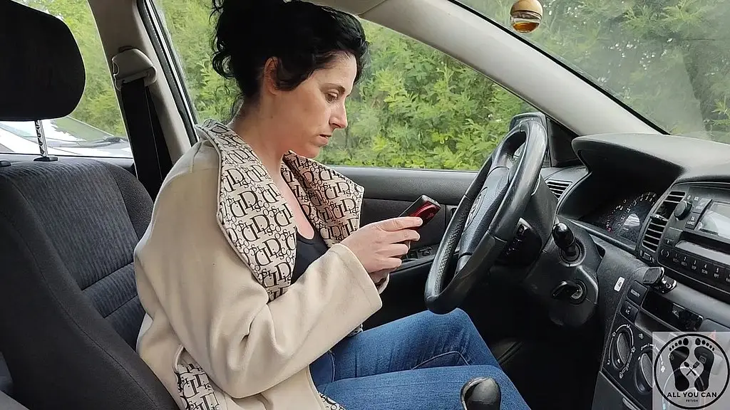 разочарованная женщина отчаяние проблемы с машиной фетиш на насос pe dal