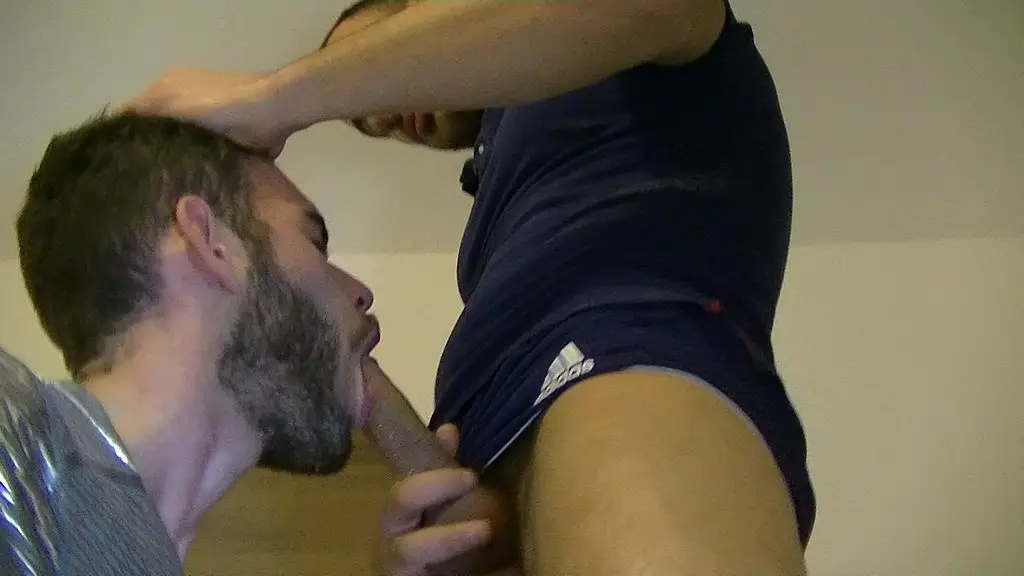 2142 fucked barebakc by his best friend