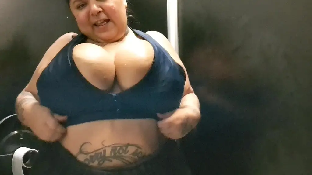 pos treino no Banheiro da Academy