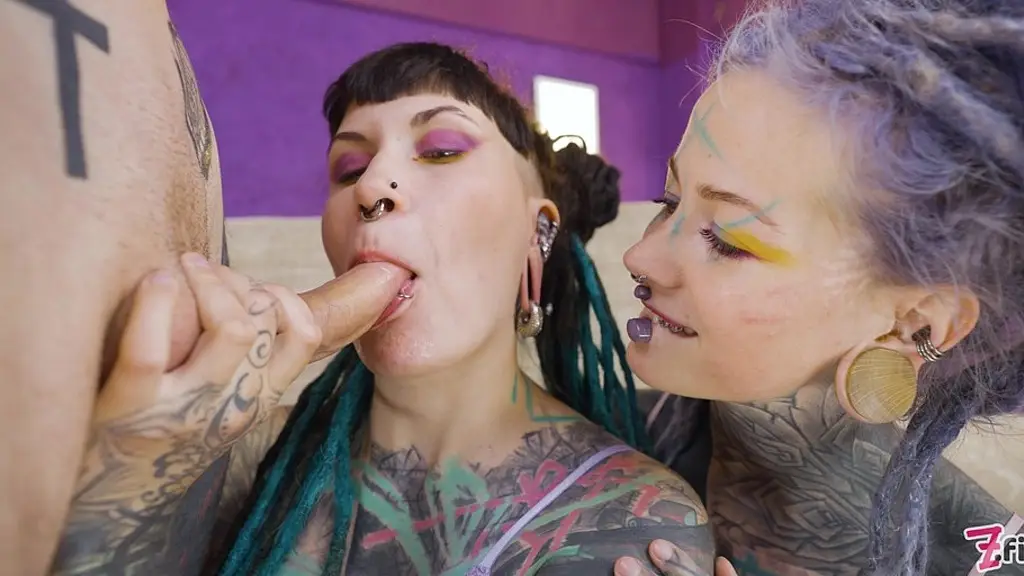 ffm tattoo threesome with two alternative teens