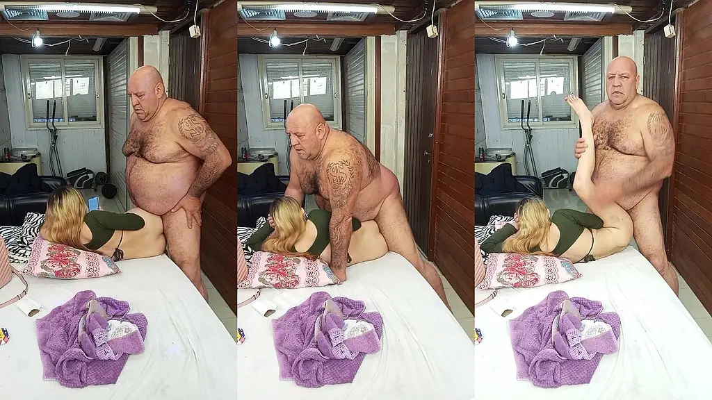 loira de 24 anos falando com o noivo no celular e transando com o velho