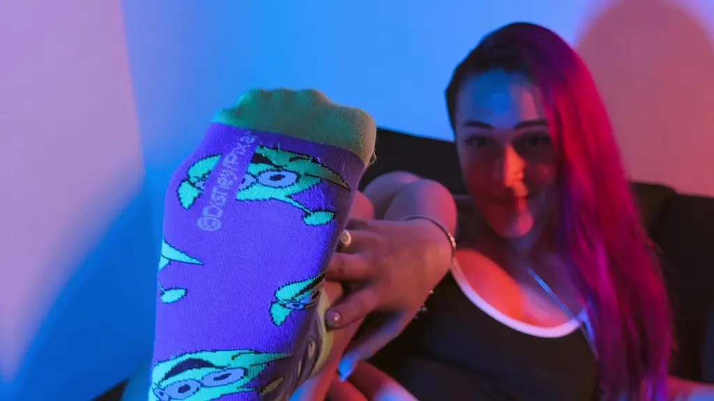 я знаю, как слабеют потные носки