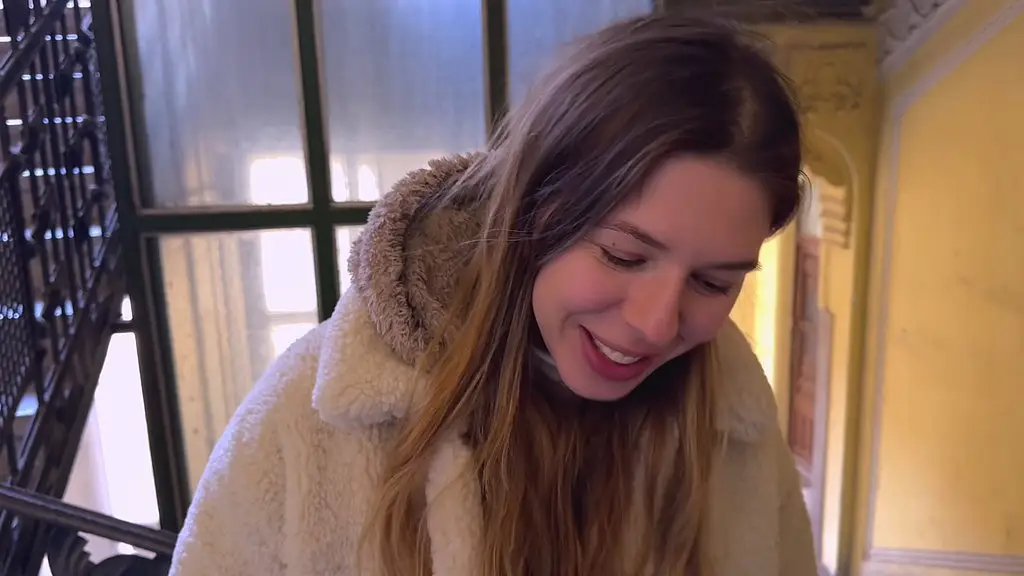 волосатая киска в поисках приключений!