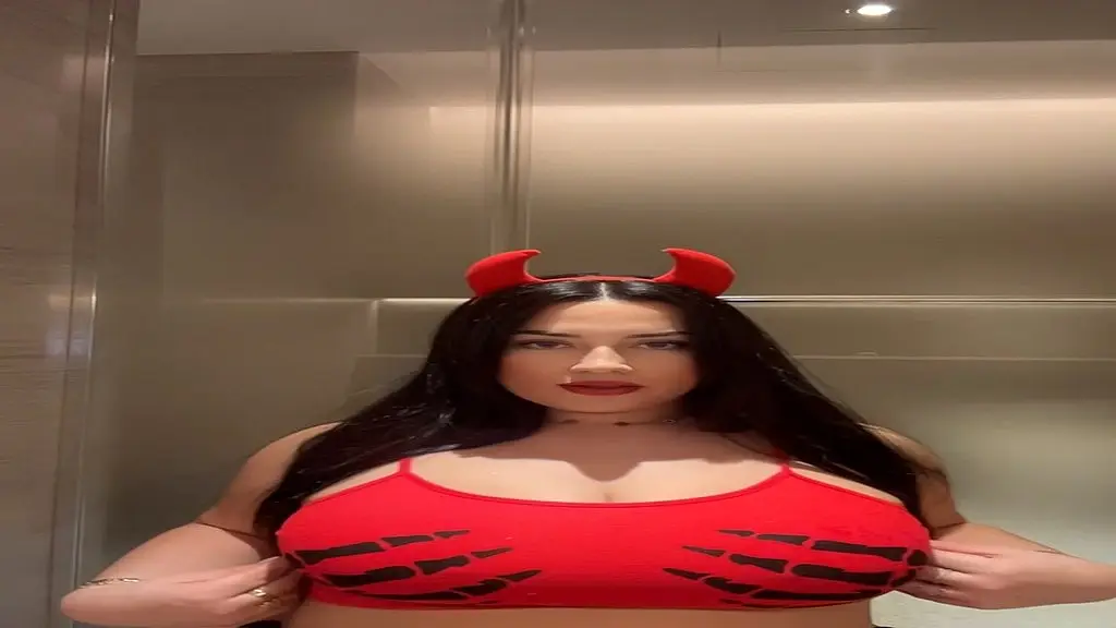 julia_sexy - update #17 - may 01, 2025