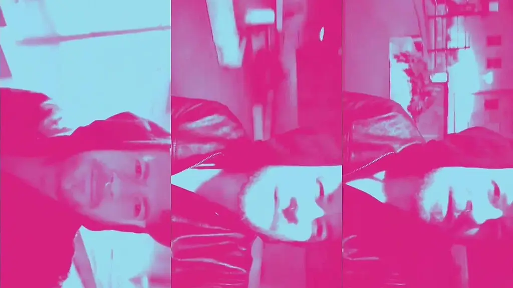 ton bdsm masta en vaporgramdans le froid de la nuit scintillante en train ...