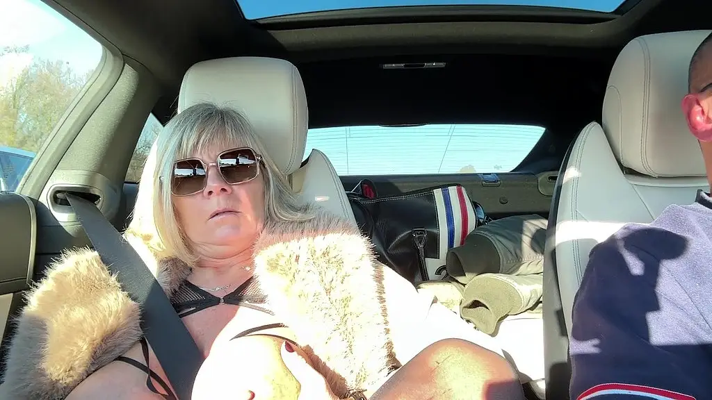 premiere video exclusive ou j’etais nu sous mon manteau, je me suis ...