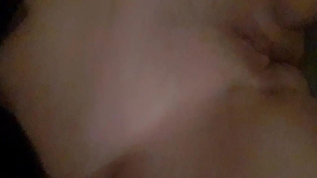 mes cheris, qui veux se branler sur ma video ? si tu veux me voir de tres ...