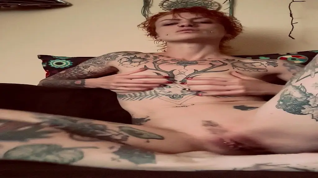 watch me stuffing my pussy with a huge transparent dildo wet alert