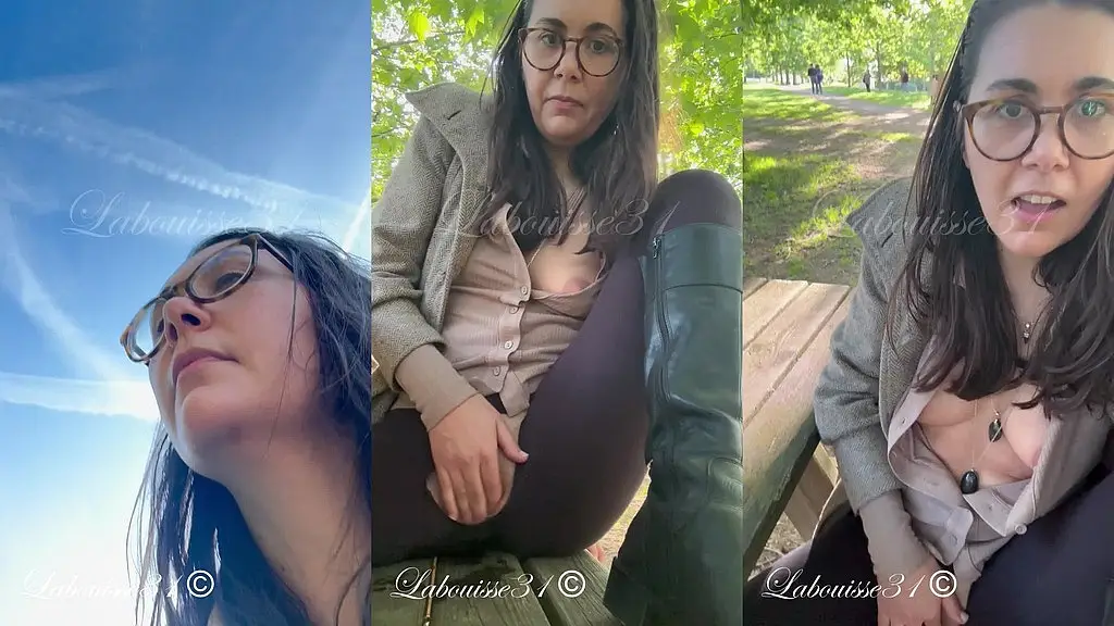 en pantalon troue entre les jambes je me promene et me branle en public