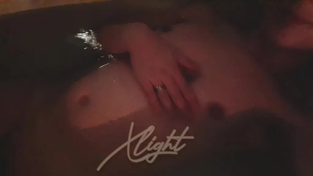 viens te detendre avec moi dans le bain