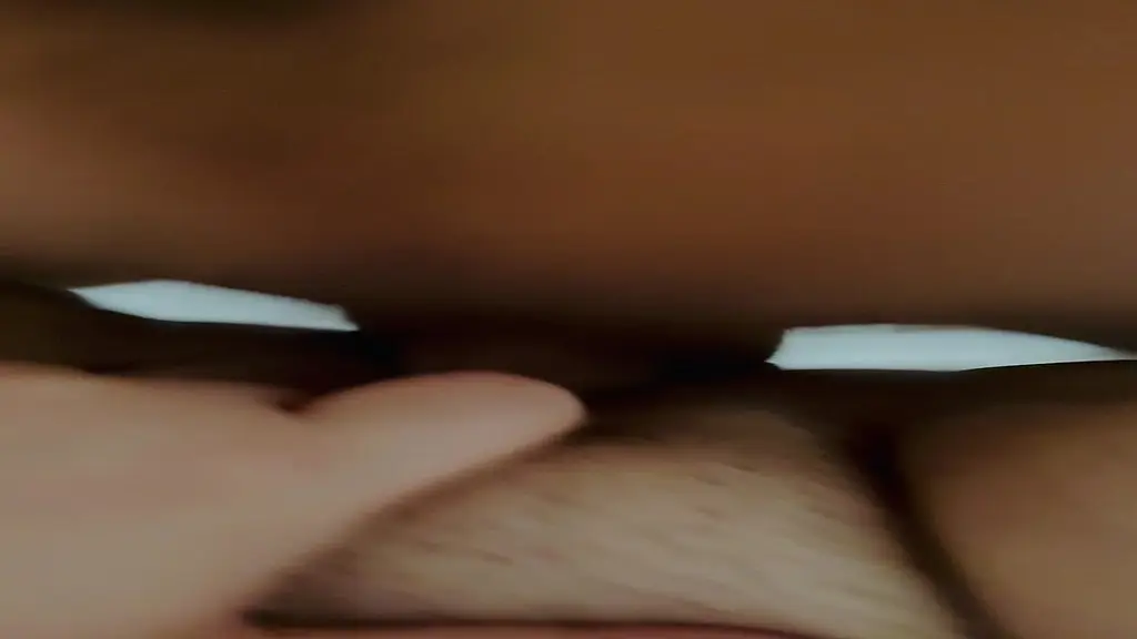 apres la douche, la tension sexuelle etait palpable. il m’a prise avec...