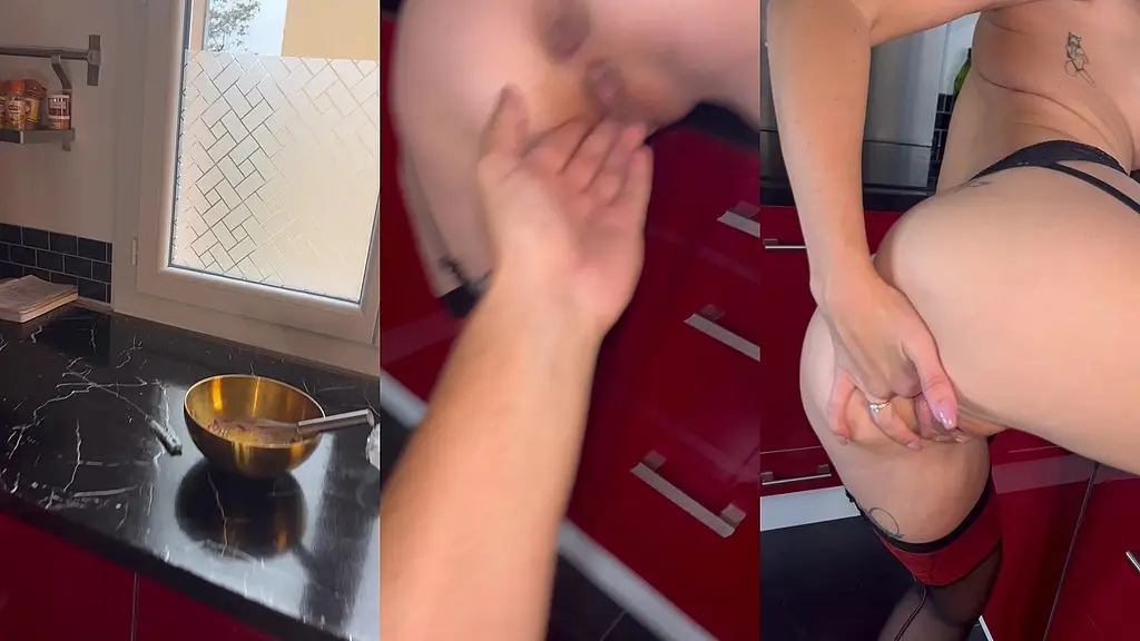 [ video integrale 16 min ]je cuisine dans une tenue de petite soubrette ...