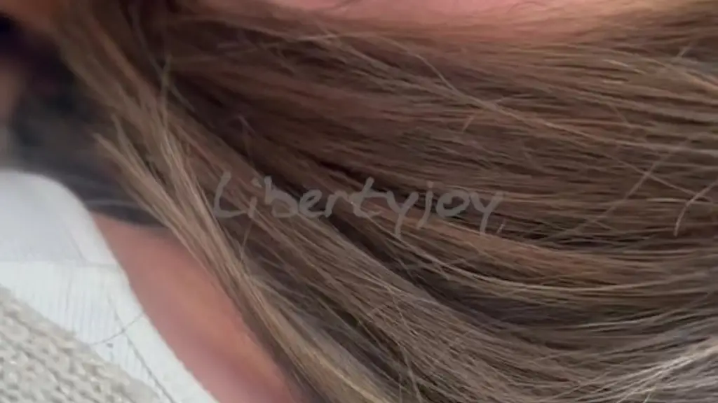 je le suce sur le bord d’une route et tellement chaude j’ai envie qu’il me...