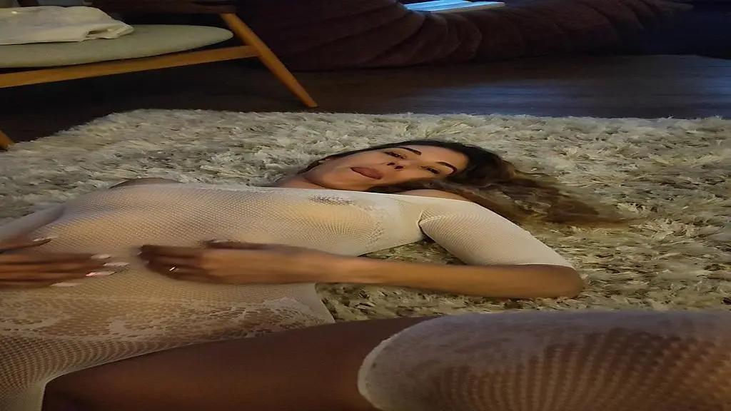 une petite soiree coquine  et en plus un defile de petite tenu sexy pour...