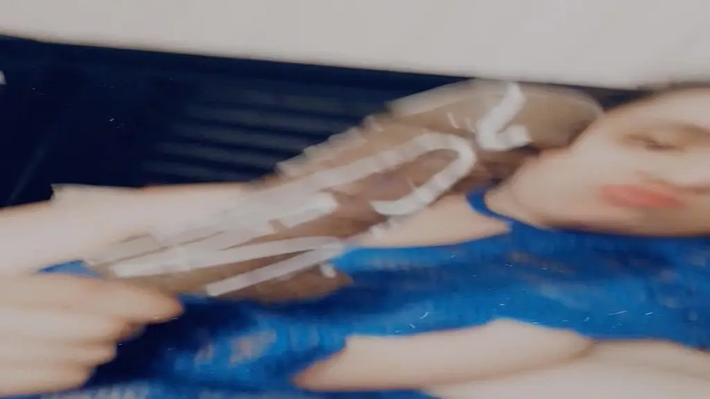 uen putain de salope je suce une sicette au chocolatimagine je te suce ...