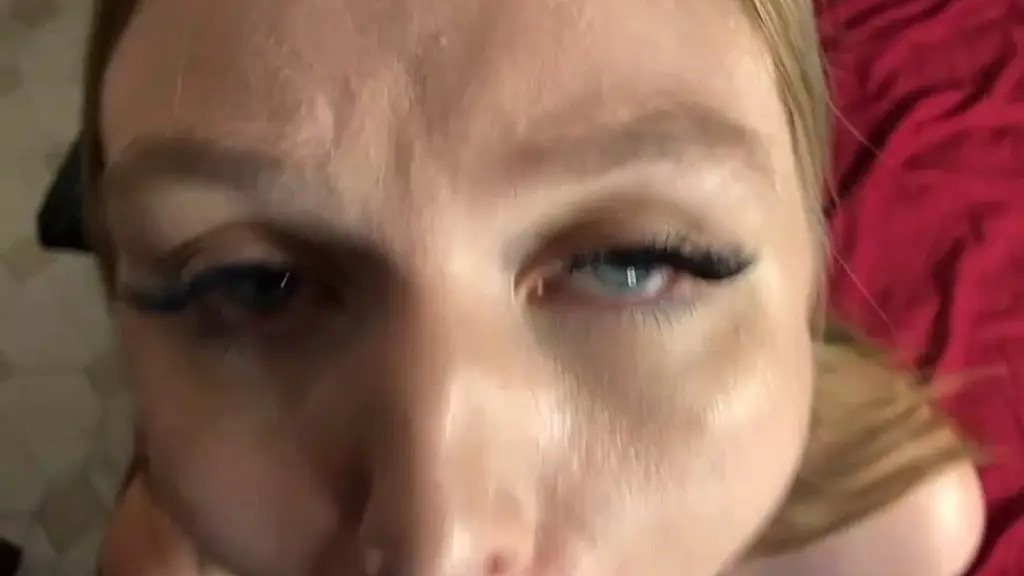 j’aime sucer mon gode