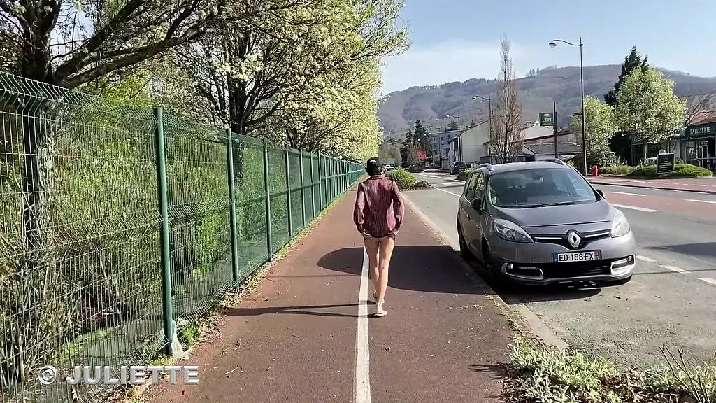 je vous montre mon cul lors d une exhib en pleine rue