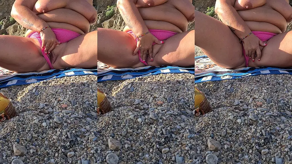 hello mes cheri je suis toute trempee je vous montre tout si tu devient fan ...