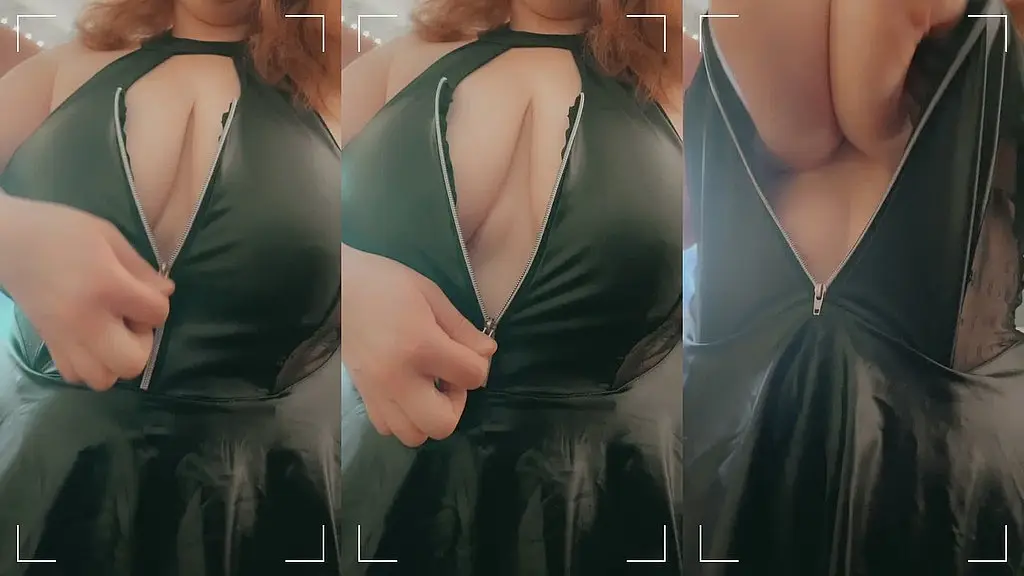 je dezippe lentement ma robe pour laisser s echapper mes deux beaux seins bien...