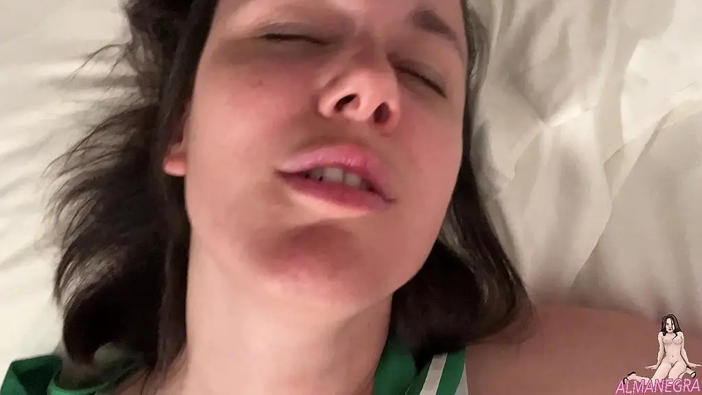 10 minutes 26 regarde moi jouir...je t invite a partager un moment tres ...