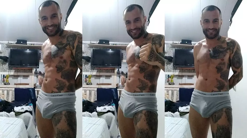 olha so o tamanho da minha barriga. ?? a 40ena me engordou muito ..kkkk