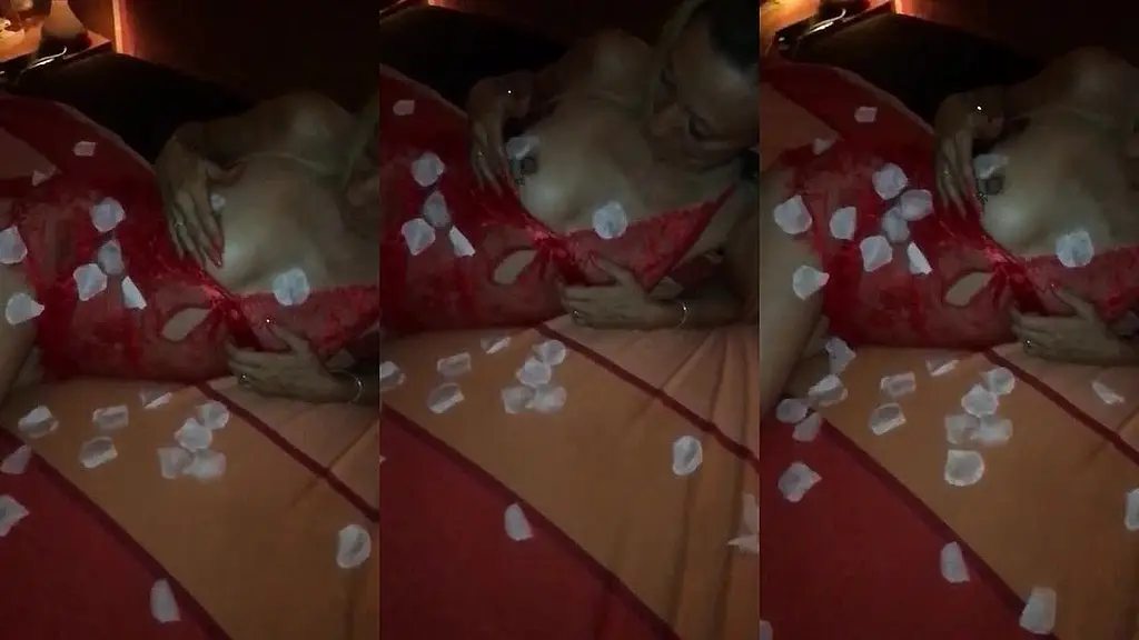 seduire moi touchez-moi mais laissez-moi profiter... je serai ta salope