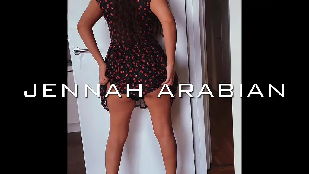 mon cul t’excite dans cette petite robe ?