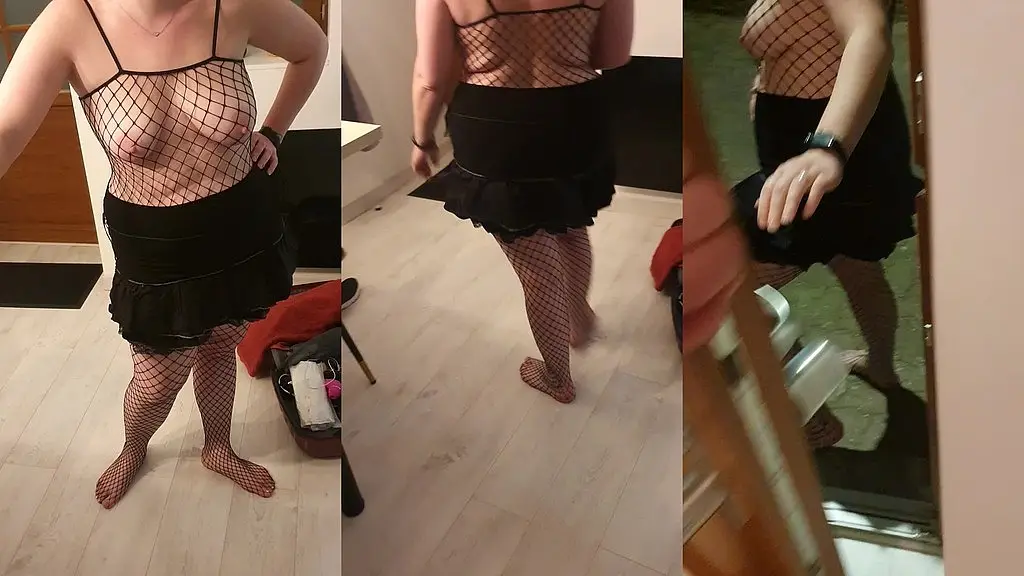 une bonne chienne qui aime se montrer