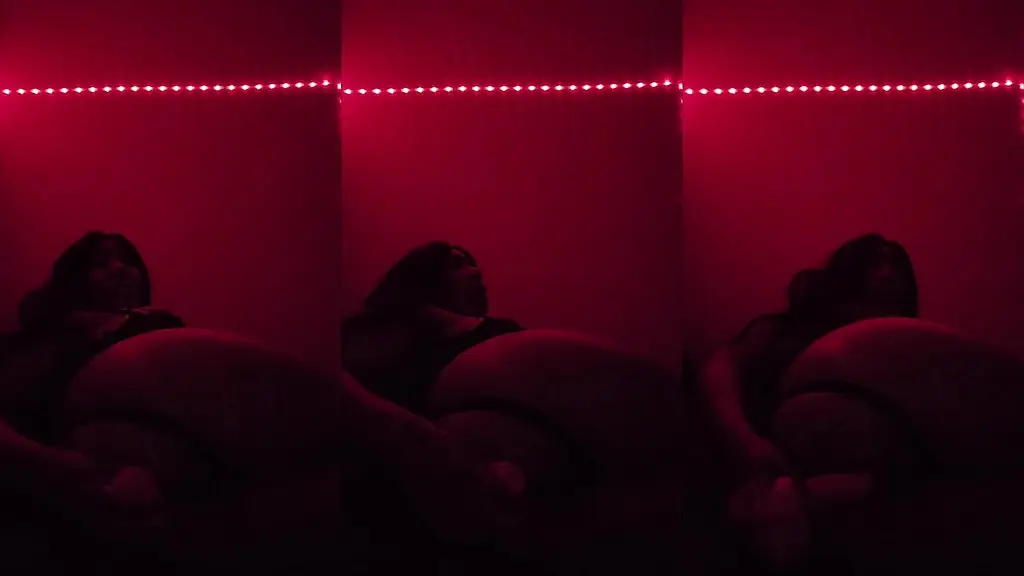 saluuuut bienvenue dans l anus de lala ! alors la cochonne assume qu elle veut ...