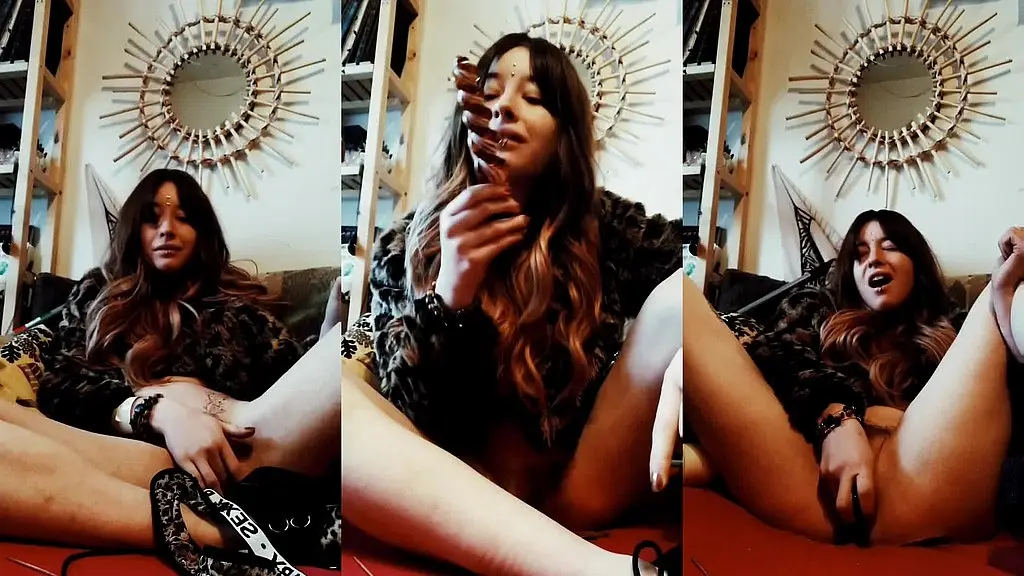 la voila ! la video masturbation de quatre minutes avec vibro et un sublime...