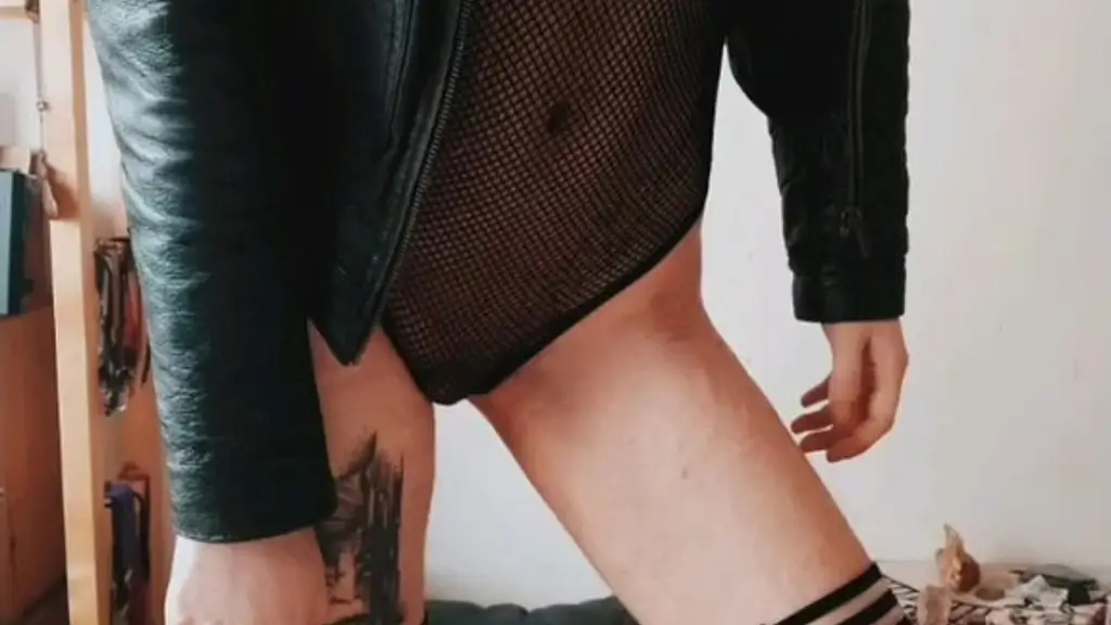 petit diapo d un set special cuir et resilles