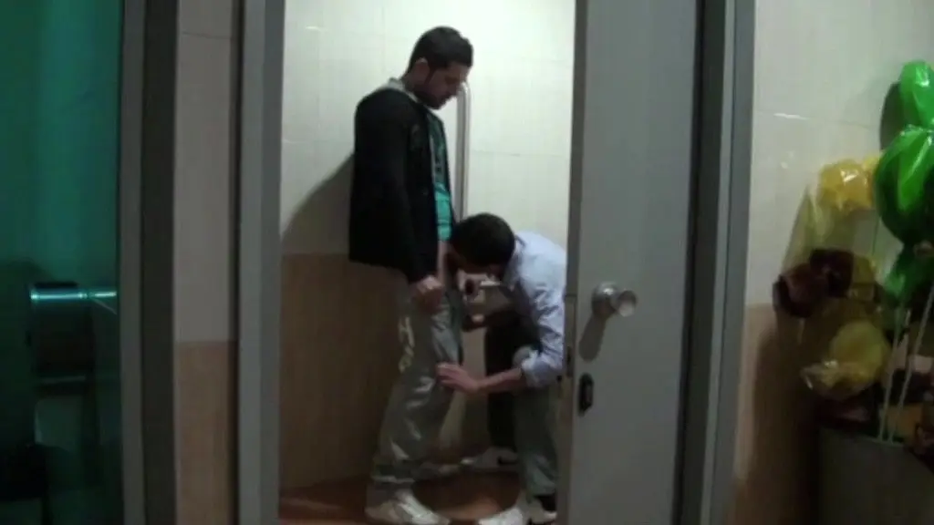 464 arab fucked by latino in public toilets