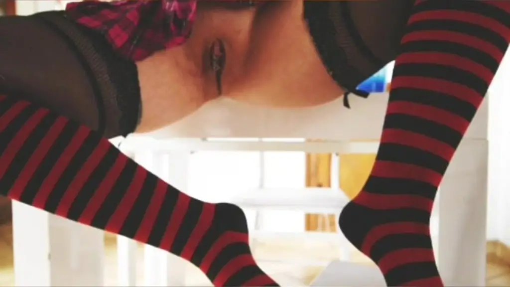 vu que nous avons atteint les 20 fans, je vous mets la video que je vous avait ...