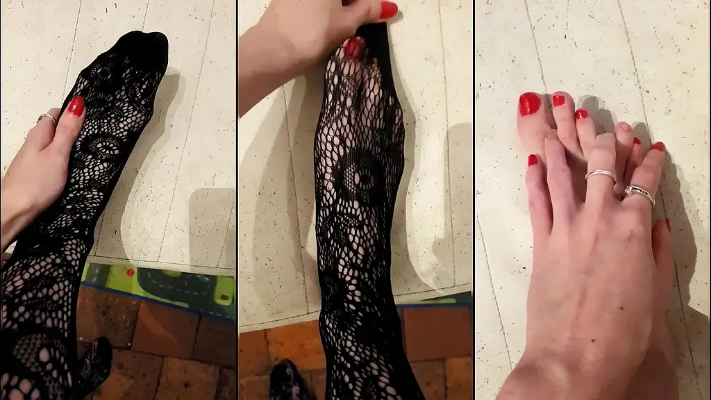 deesse a ses fetichistes des piedsvideo de 4 minutes environ - pieds - ...
