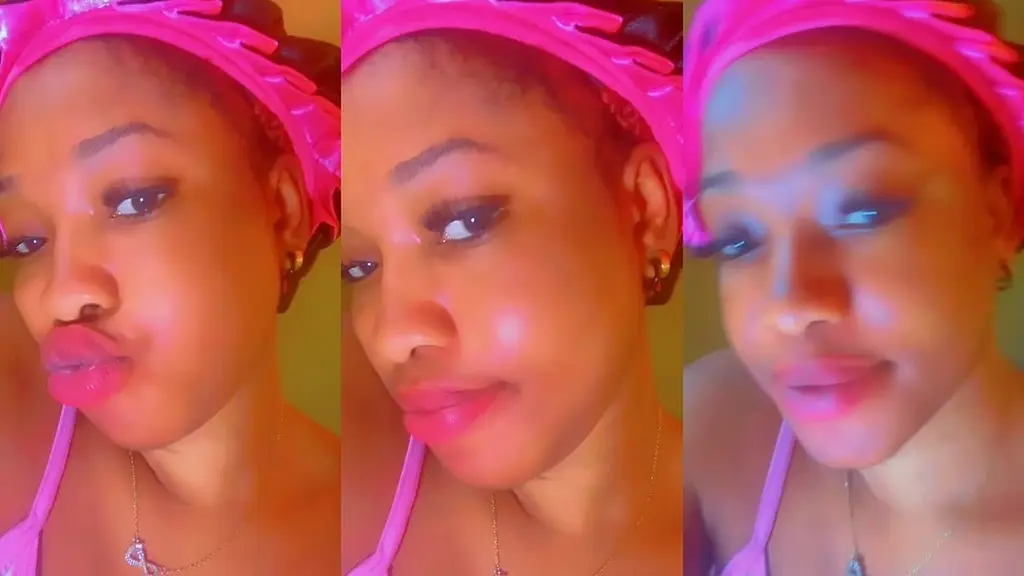 viens plus pres... mais pas trop non plus c’est doux, lent... et reserve ...