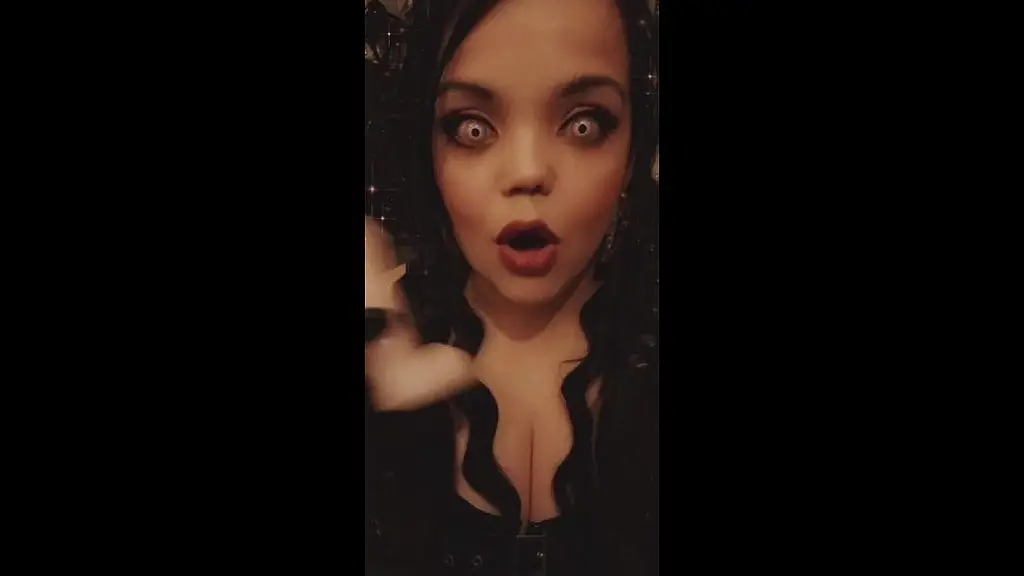 branlette guidee avec ma petite queue en siliconedans cette video je vais te ...