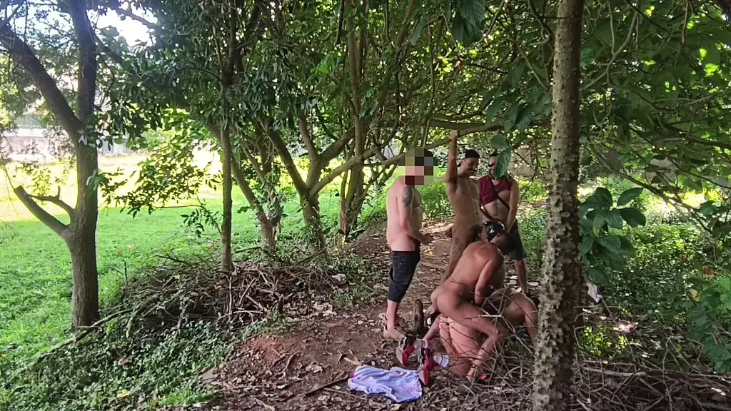 suruba na trilha - putaria gostosa no matagal - parte 03