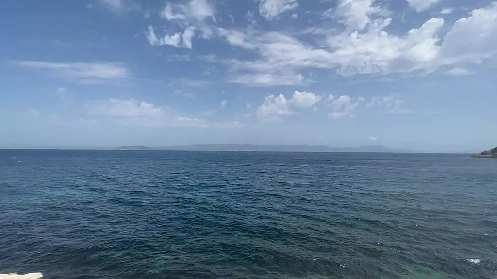 souvenir de mes vacances d ete sur l ile du levant (naturiste)je me gode ...