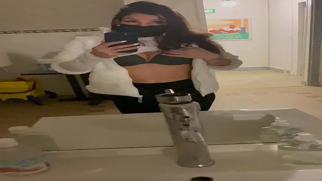 rejoins moi dans les toilettes du restau