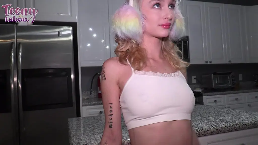 teen emma rosie shares bed time with stepdad before cum in her pussy