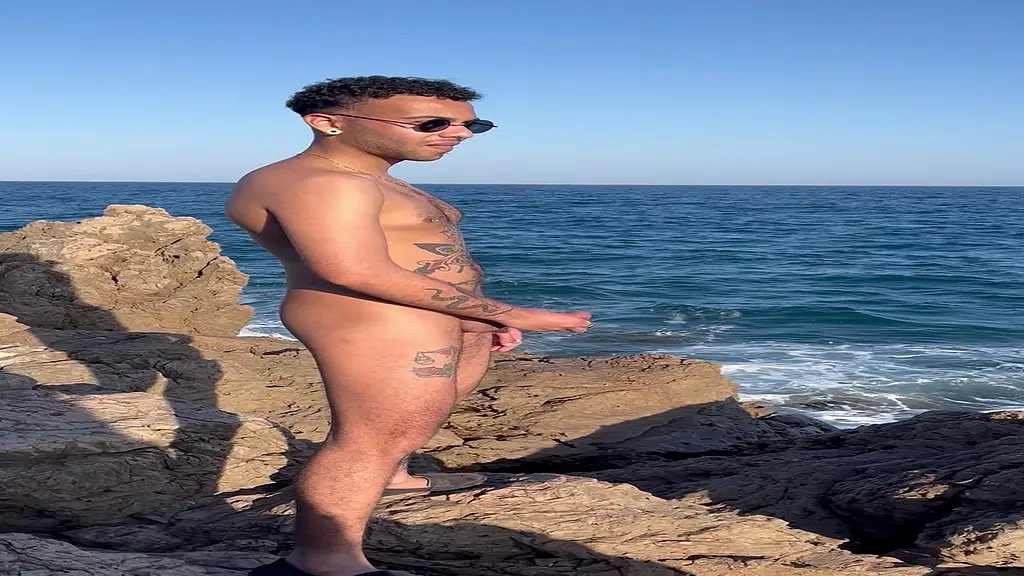 entrain de jouer avec ma.. au bord de la mer